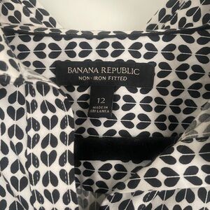 Banana Republic Black and White Non-iron Fitted Shirt - Women’s